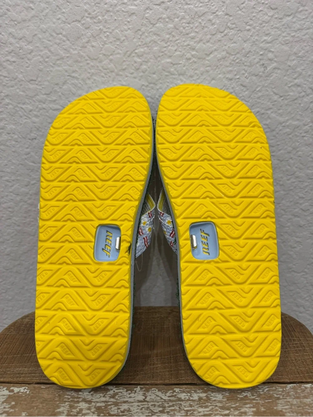 Reef Mulligan Breakfast Golf  Bottle Opener Flip Flops Men Size 9 NEW